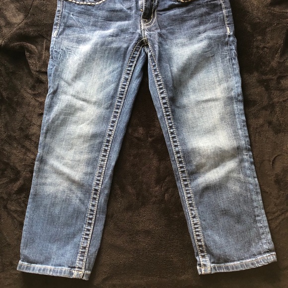 Miss Me Capris - Picture 2 of 8